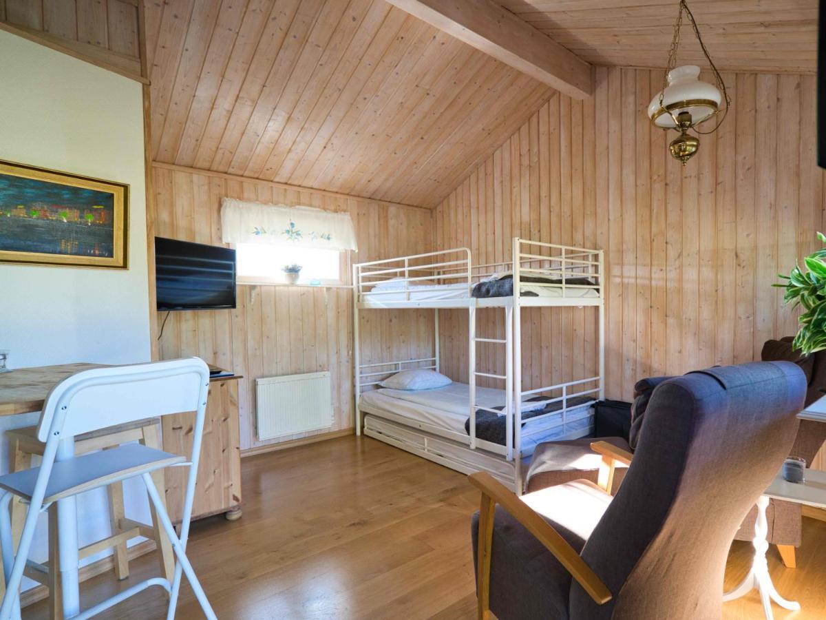 Rosenborgs Friluftspensionats Stugor Med Koek Färjestaden Esterno foto